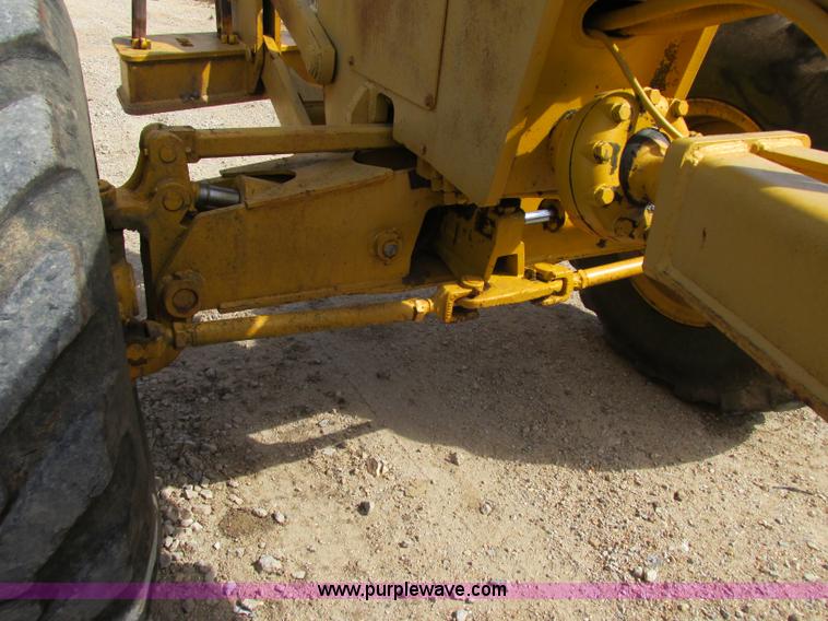 image for item F5356 1980 John Deere 770A articulated motor grader