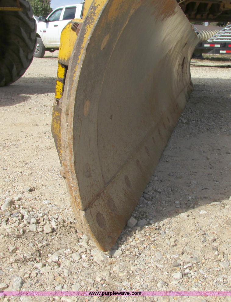 image for item F5356 1980 John Deere 770A articulated motor grader