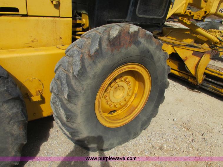 image for item F5356 1980 John Deere 770A articulated motor grader