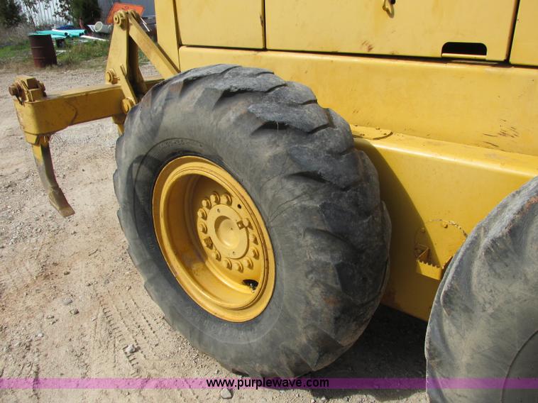 image for item F5356 1980 John Deere 770A articulated motor grader