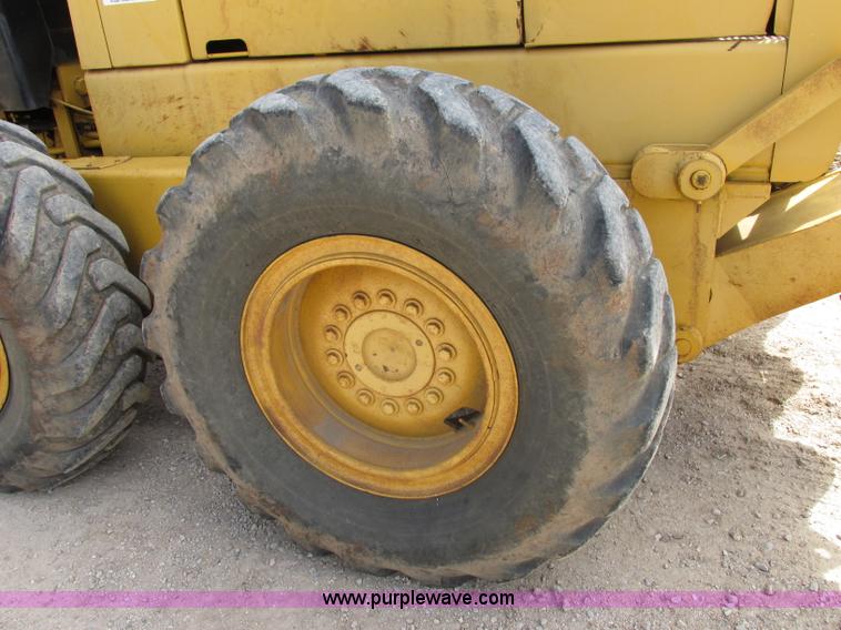 image for item F5356 1980 John Deere 770A articulated motor grader