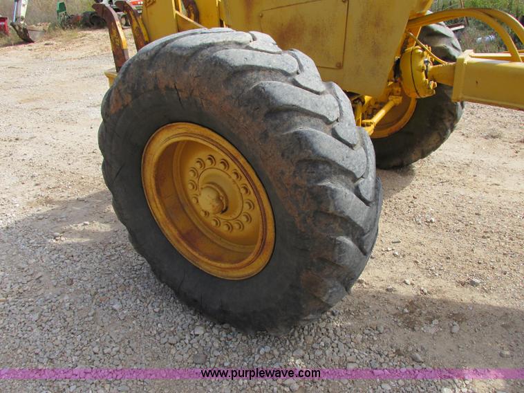 image for item F5356 1980 John Deere 770A articulated motor grader