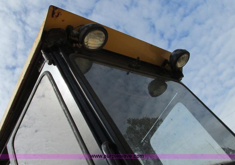 image for item F5356 1980 John Deere 770A articulated motor grader