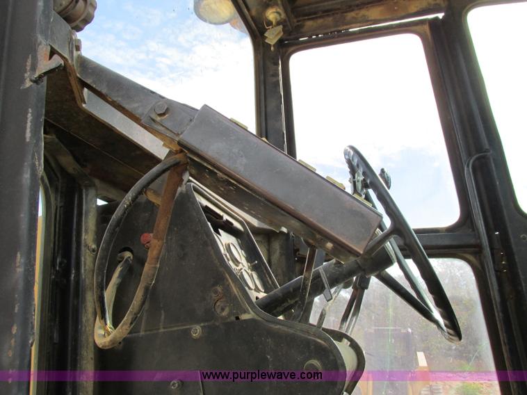 image for item F5356 1980 John Deere 770A articulated motor grader