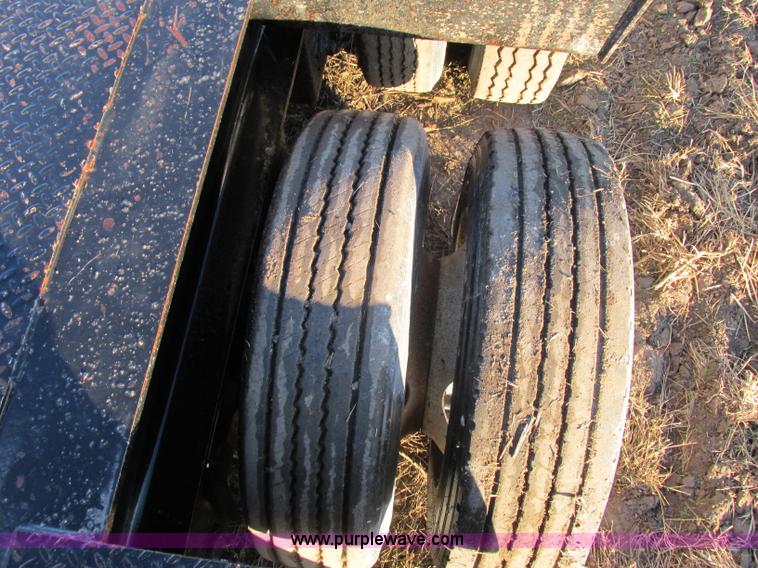 image for item F5359 2002 Fontaine RAM-50-ANGB triple axle lowboy trailer