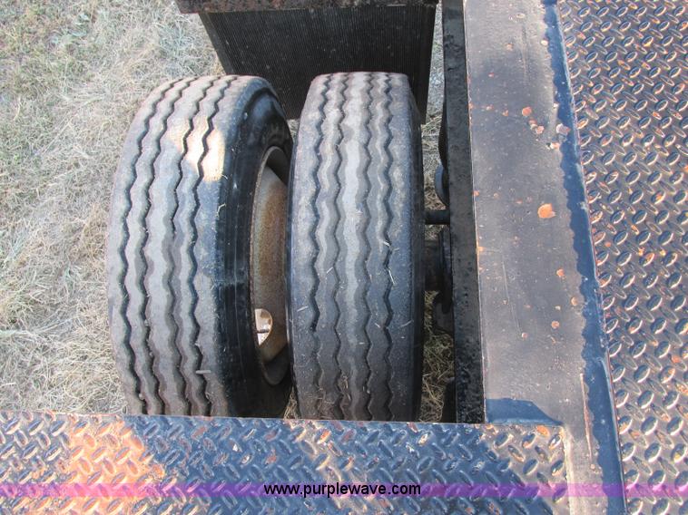 image for item F5359 2002 Fontaine RAM-50-ANGB triple axle lowboy trailer