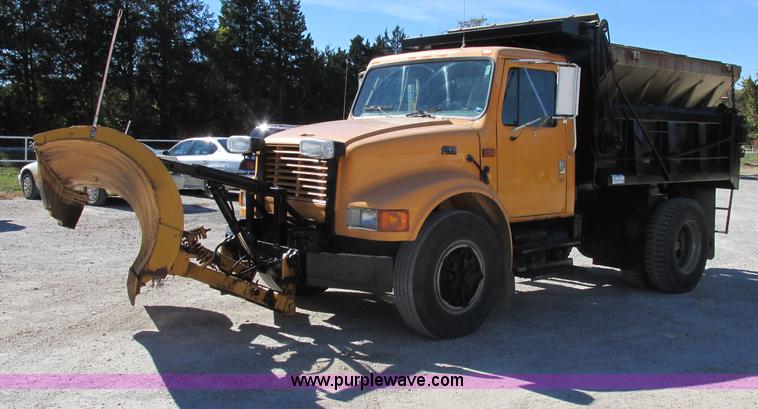 image for item F5360 1995 International 4900 dump truck