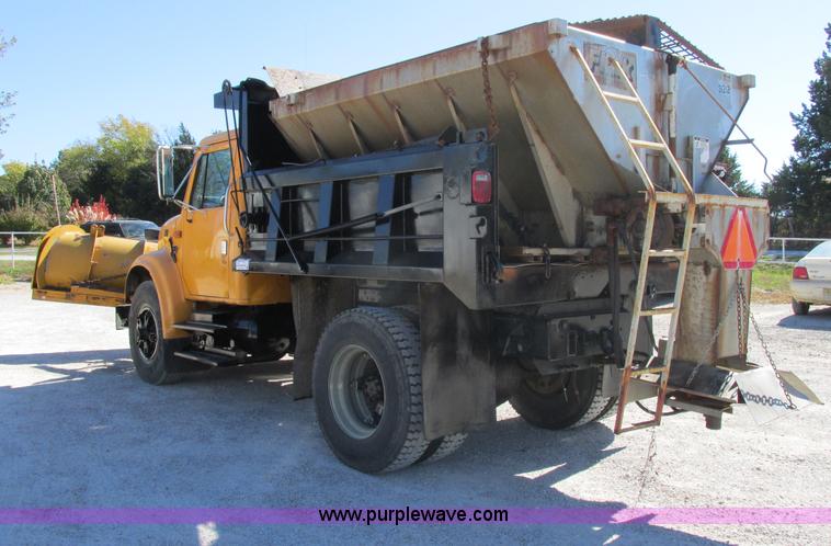 image for item F5360 1995 International 4900 dump truck