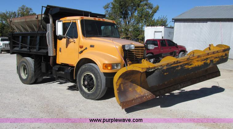 image for item F5360 1995 International 4900 dump truck