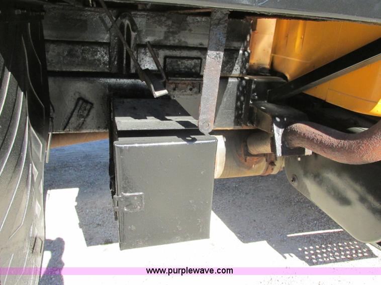 image for item F5360 1995 International 4900 dump truck