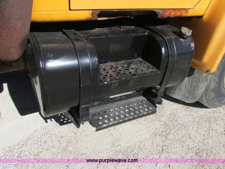 image for item F5360 1995 International 4900 dump truck