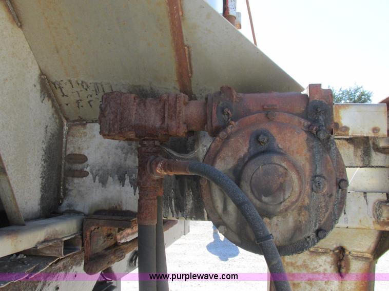 image for item F5360 1995 International 4900 dump truck