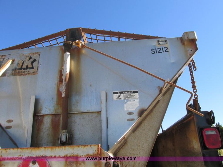 image for item F5360 1995 International 4900 dump truck