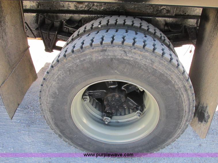 image for item F5360 1995 International 4900 dump truck