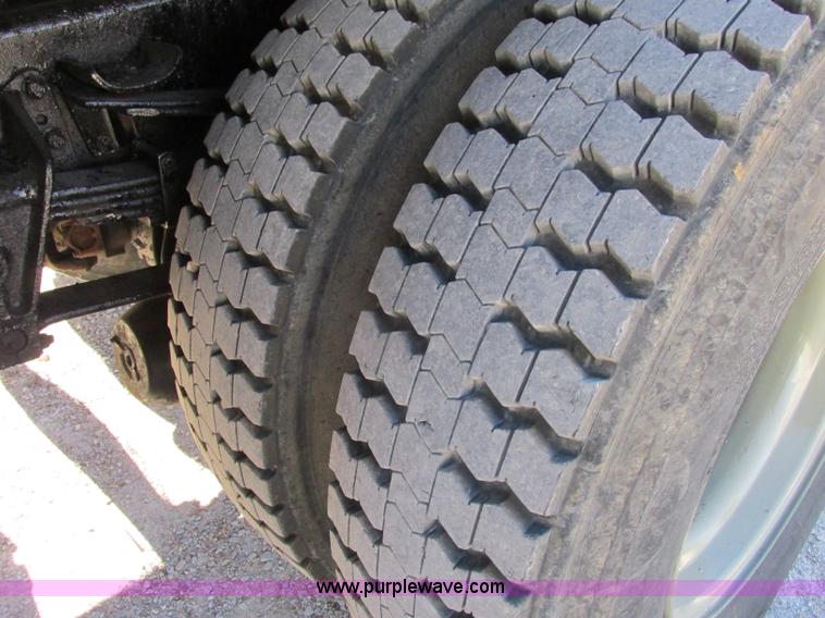 image for item F5360 1995 International 4900 dump truck