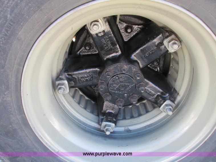 image for item F5360 1995 International 4900 dump truck