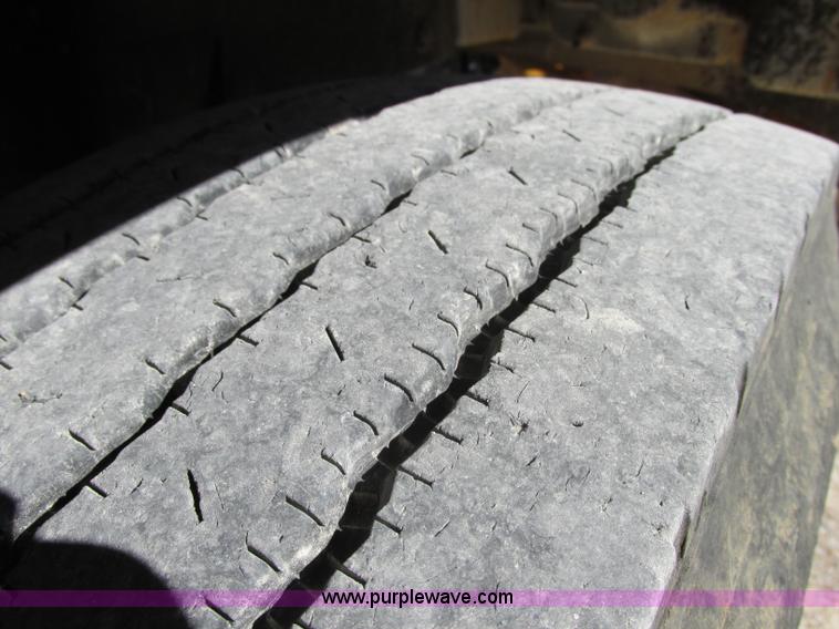 image for item F5360 1995 International 4900 dump truck