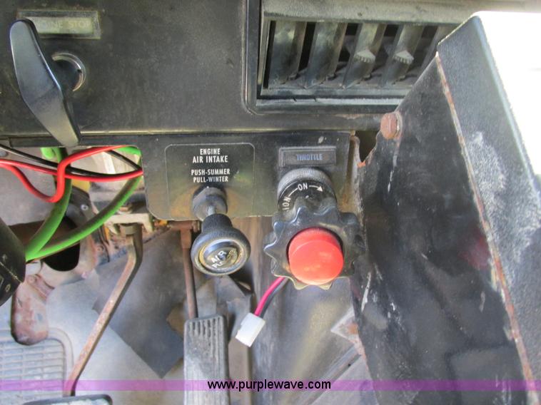 image for item F5360 1995 International 4900 dump truck