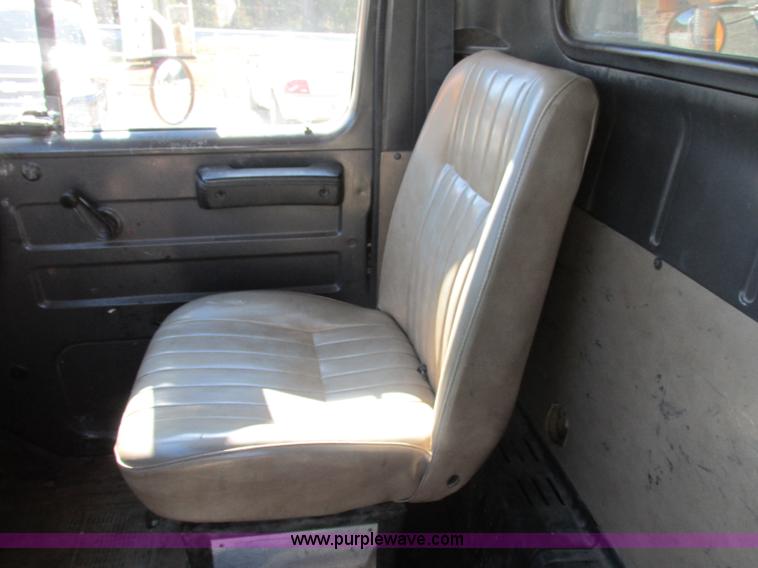 image for item F5360 1995 International 4900 dump truck