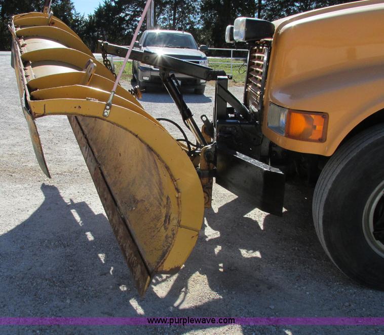 image for item F5360 1995 International 4900 dump truck