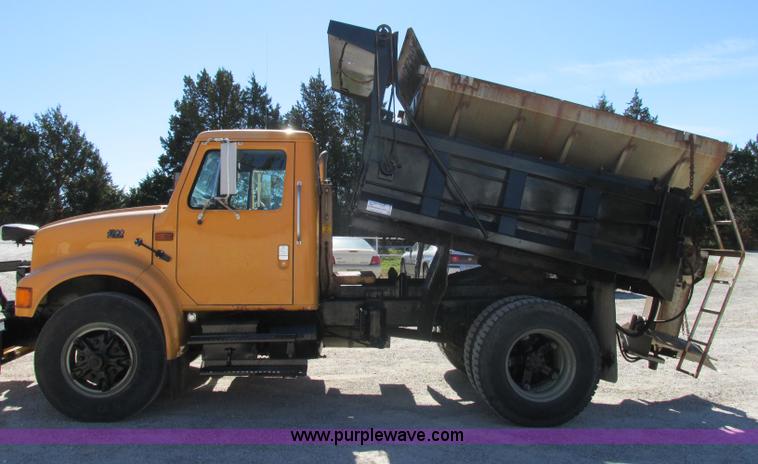 image for item F5360 1995 International 4900 dump truck