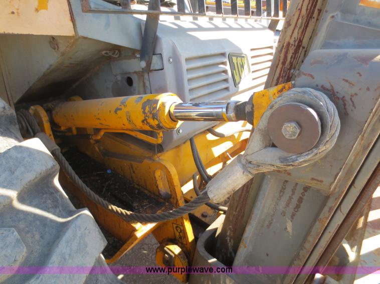 image for item F6725 1997 JCB 930 rough terrain forklift