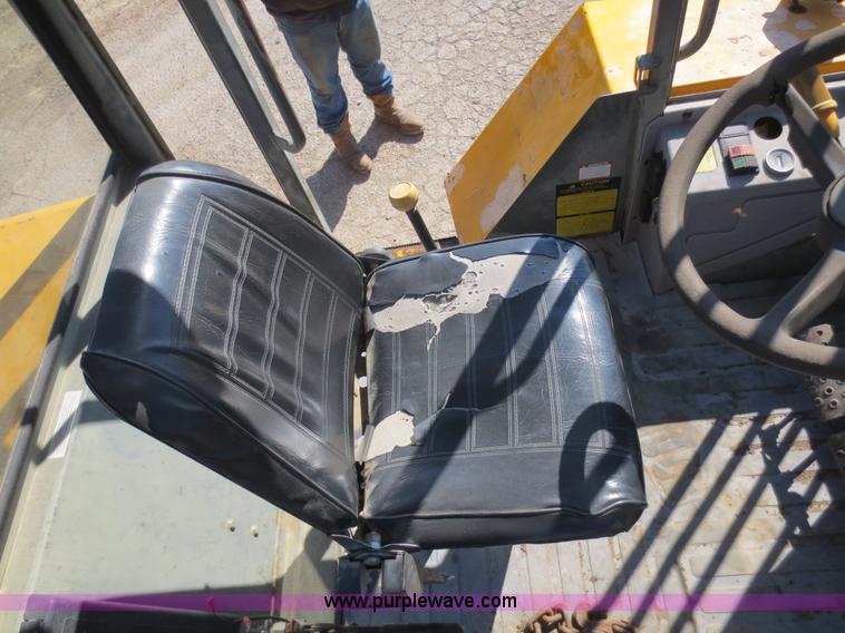 image for item F6725 1997 JCB 930 rough terrain forklift