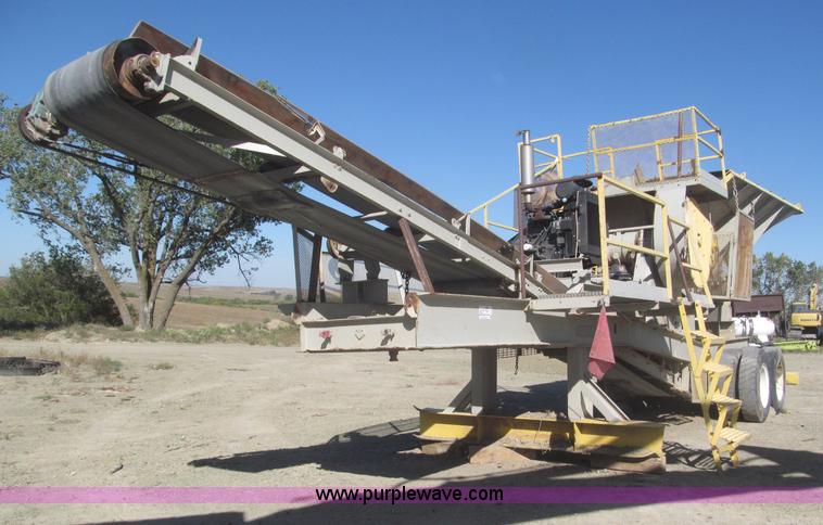 image for item F7144 Universal portable jaw crusher