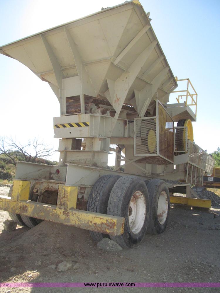image for item F7144 Universal portable jaw crusher
