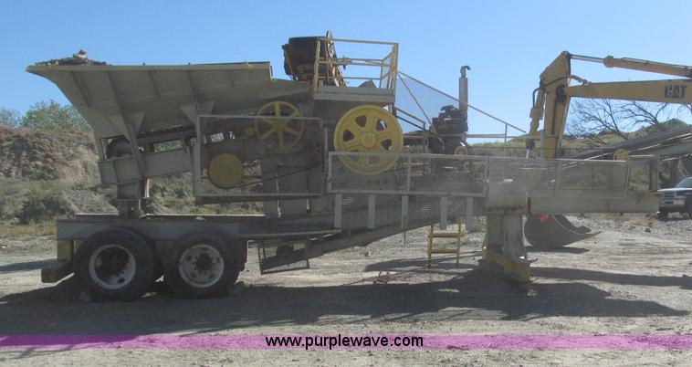 image for item F7144 Universal portable jaw crusher
