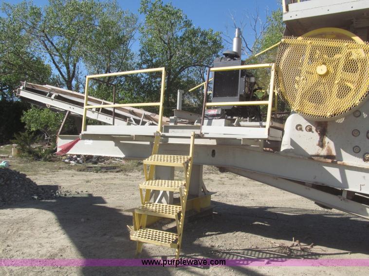 image for item F7144 Universal portable jaw crusher