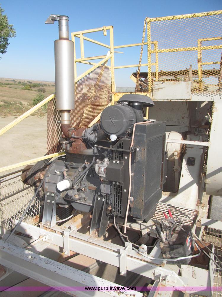 image for item F7144 Universal portable jaw crusher