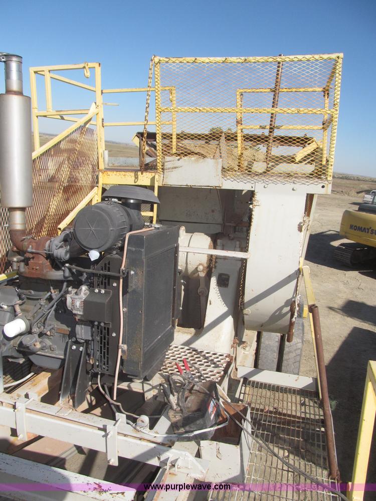 image for item F7144 Universal portable jaw crusher