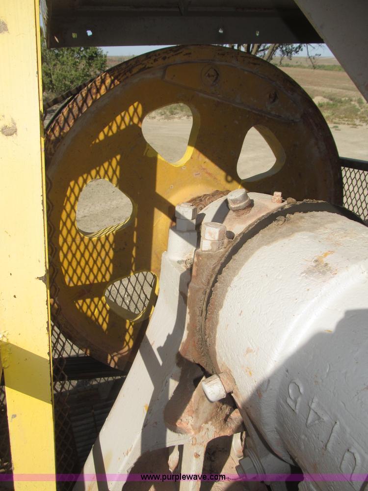 image for item F7144 Universal portable jaw crusher