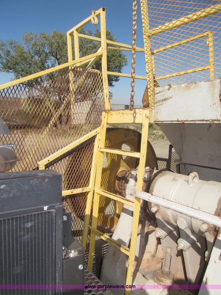 image for item F7144 Universal portable jaw crusher