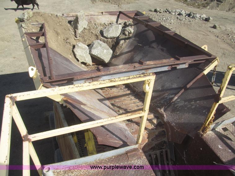 image for item F7144 Universal portable jaw crusher