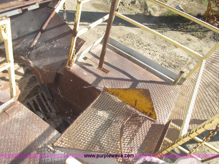 image for item F7144 Universal portable jaw crusher