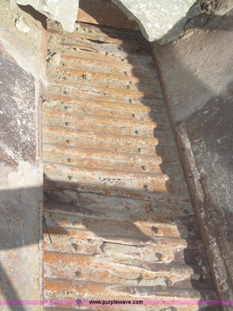 image for item F7144 Universal portable jaw crusher