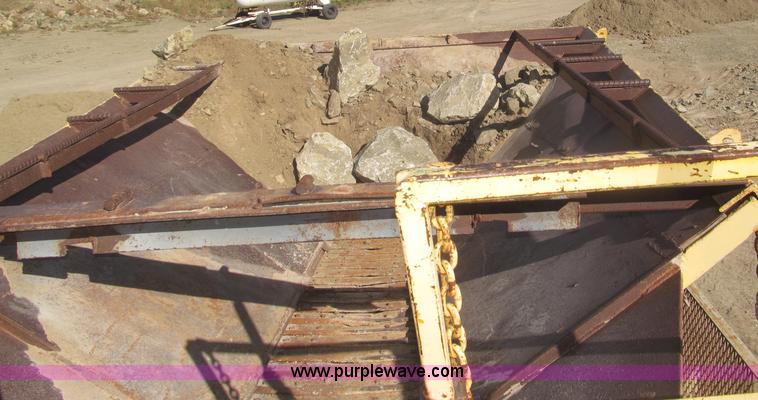 image for item F7144 Universal portable jaw crusher