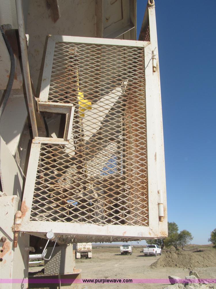 image for item F7144 Universal portable jaw crusher