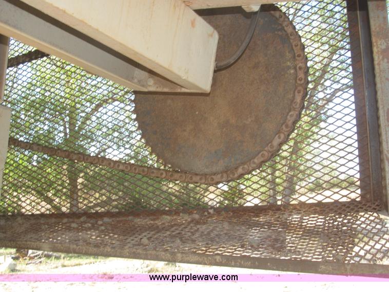 image for item F7144 Universal portable jaw crusher