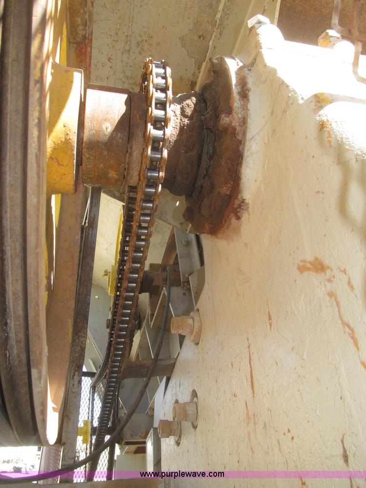 image for item F7144 Universal portable jaw crusher