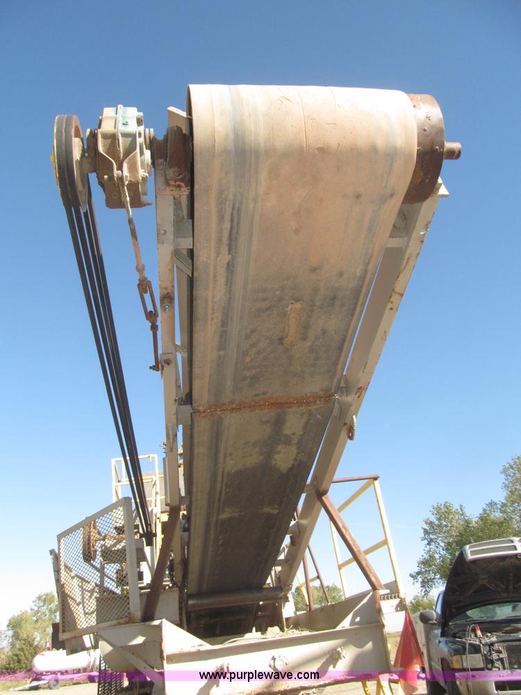 image for item F7144 Universal portable jaw crusher