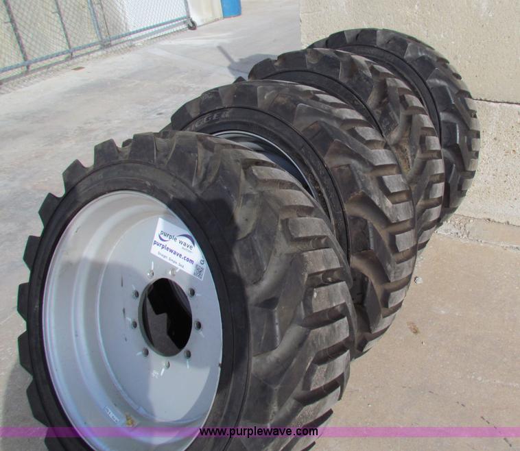 image for item G4274 (4) Outrigger OTR lift guard tires and wheels