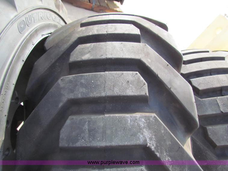 image for item G4274 (4) Outrigger OTR lift guard tires and wheels