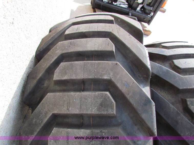 image for item G4274 (4) Outrigger OTR lift guard tires and wheels