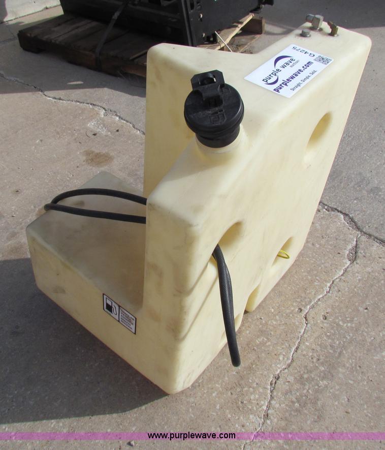 image for item G4275 JLG 600A basket lift fuel tank