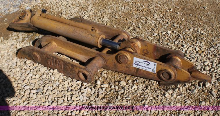 image for item G4286 John Deere 200 hydraulic thumb