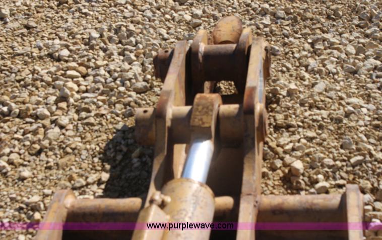 image for item G4286 John Deere 200 hydraulic thumb