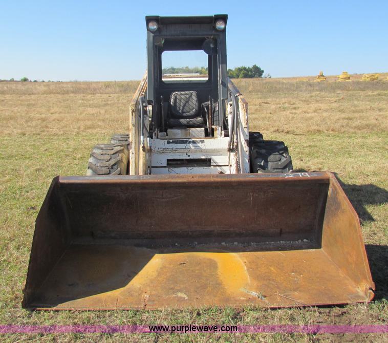 image for item G4300 Bobcat 975 skid steer